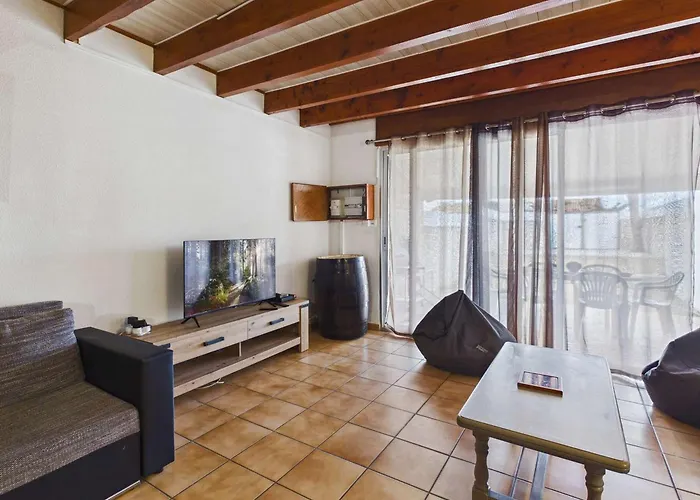 Confortable 3 Pieces, 6 Pers, Terrasse Et Parking Prive - Fr-1-326-411 Villa